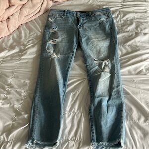 Light wash ankle jeans